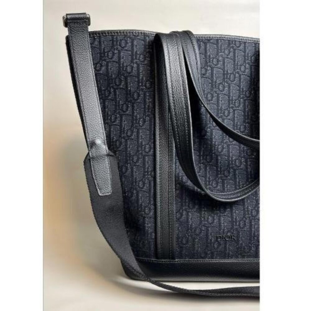 CHRISTIAN DIOR MONOGRAM TOTE BAG - Picture 4 of 16